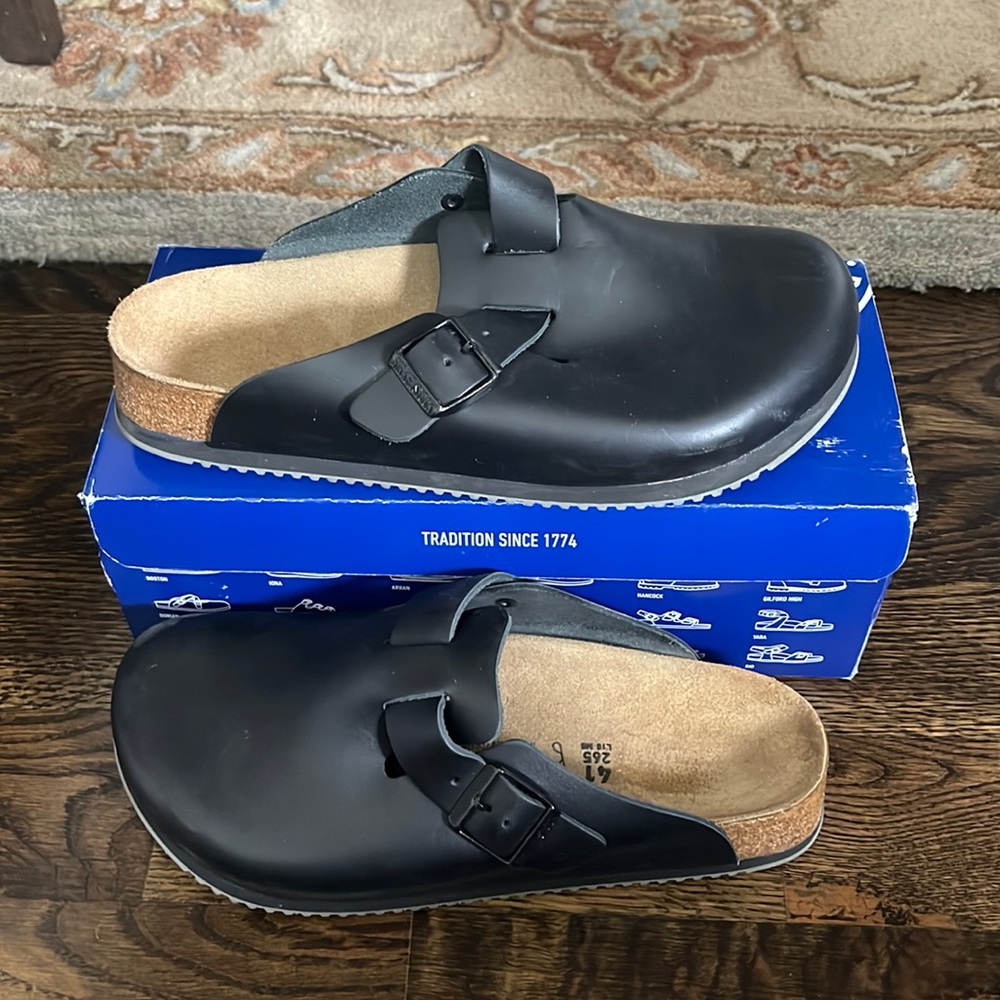 Boston black Birkenstocks